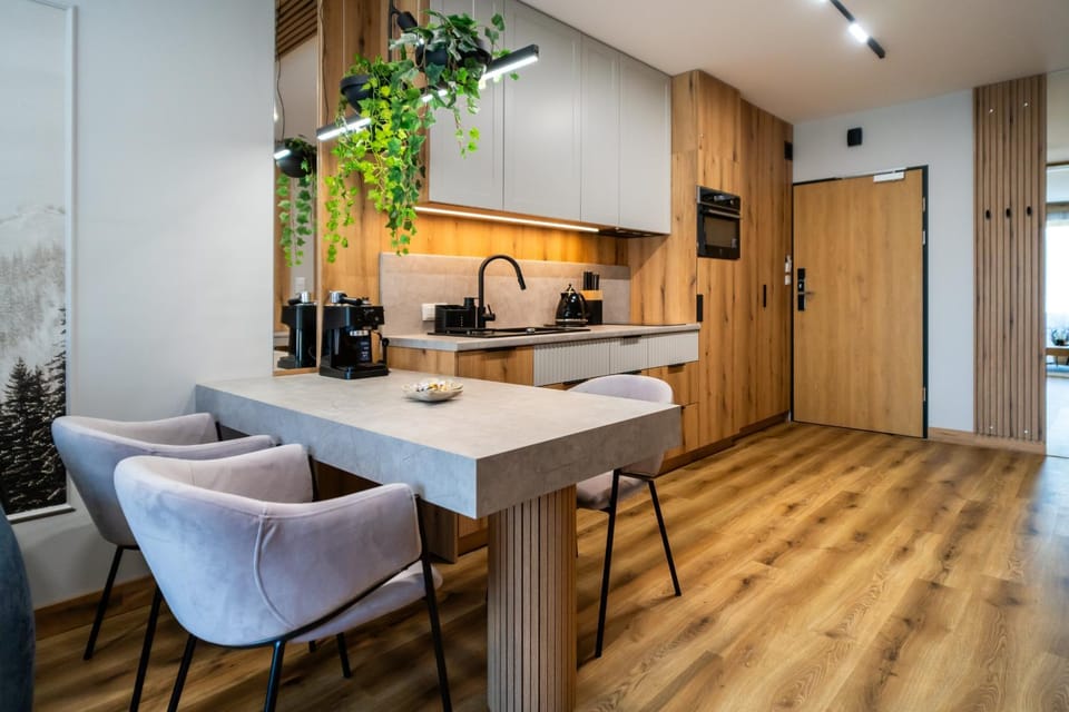 Coffee/tea facilities, Kitchen or kitchenette, Living room, Dining area