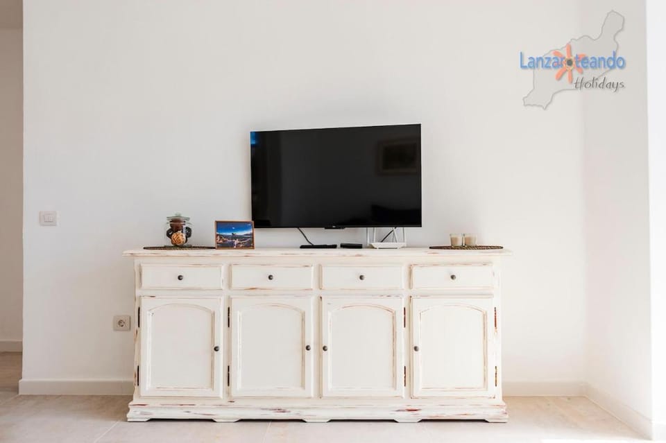Estrella del Mar VV ground floor apt wifi IPTV AIRCON San Fermin Apartment in Puerto del Carmen