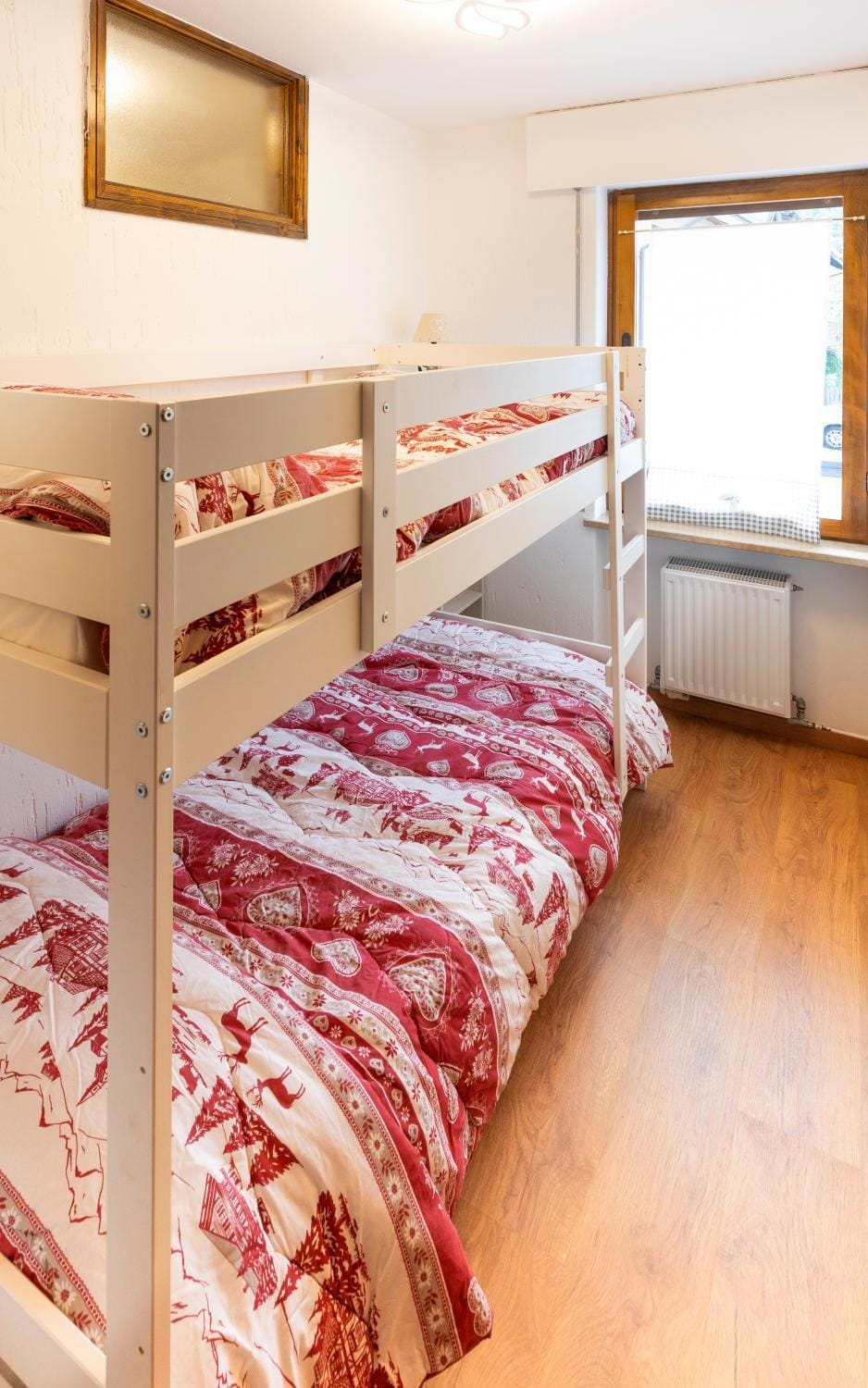 Bed, Photo of the whole room, Bedroom, bunk bed
