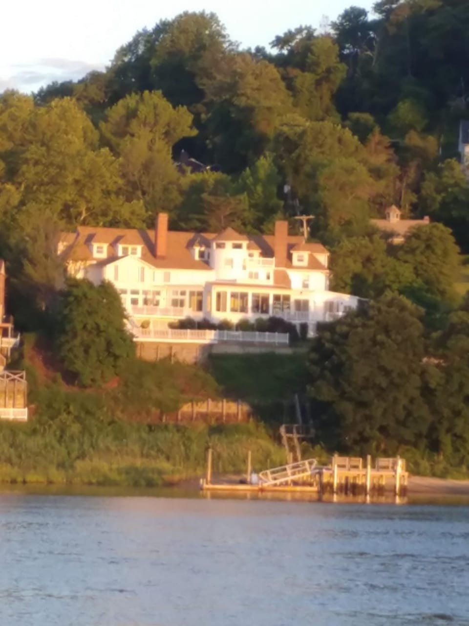 Stunning, Large, Waterfront Retreat House in Highlands
