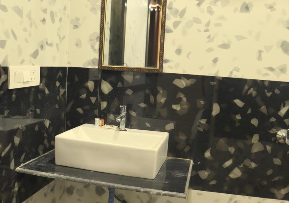 Ganga Riverfront Rooms And Banquet Hotel in Uttar Pradesh