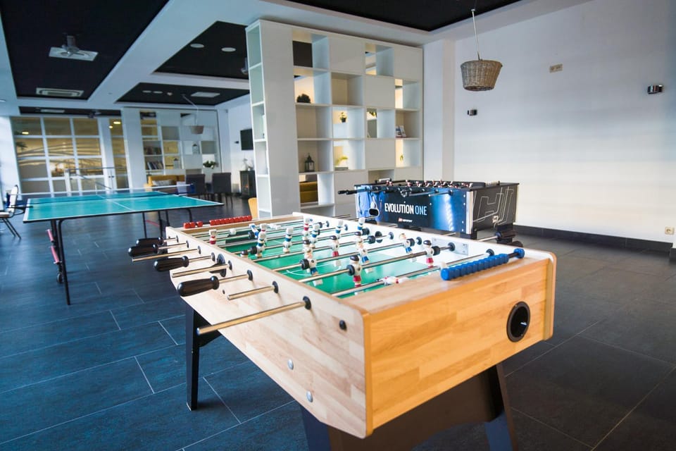 Restaurant/places to eat, Billiard, Game Room, Swimming pool