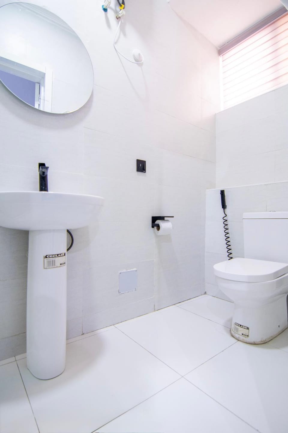 Toilet, bidet