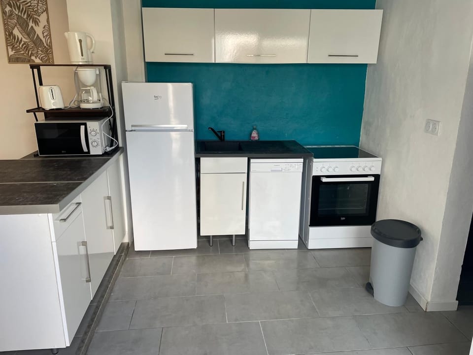 dishwasher, oven, stove