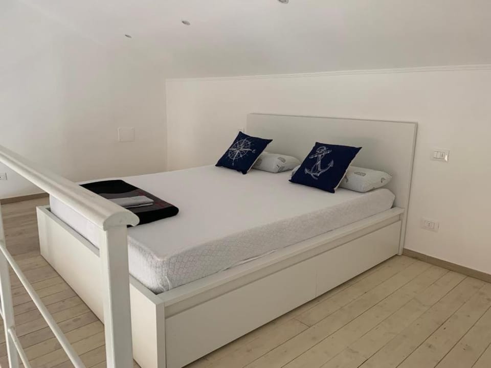 House on the beach Varigotti Apartment in Varigotti