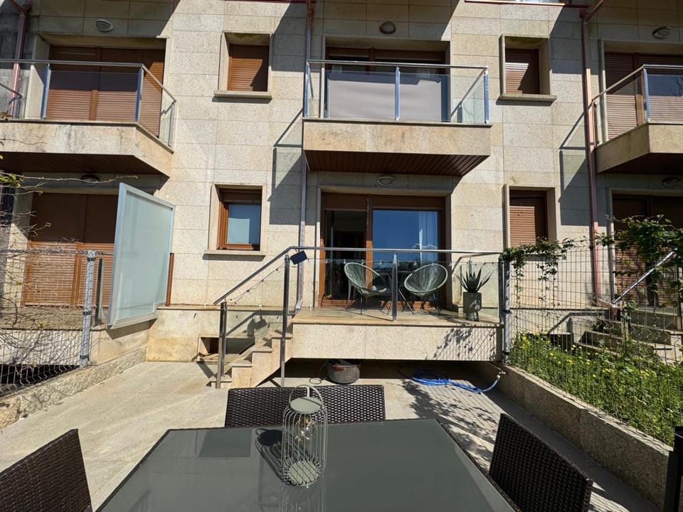 Casa Playa de Montalvo House in O Morrazo