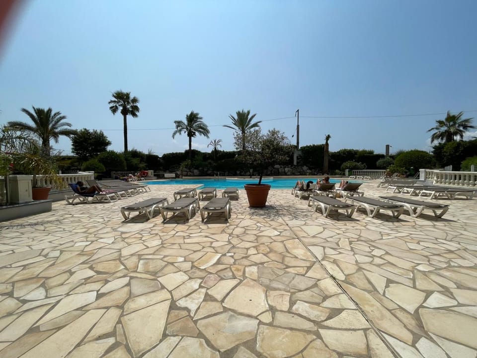 Appartement Cannes, Piscine - Terrasse, Jardin Privatif - 4 Personnes Apartment in Cannes
