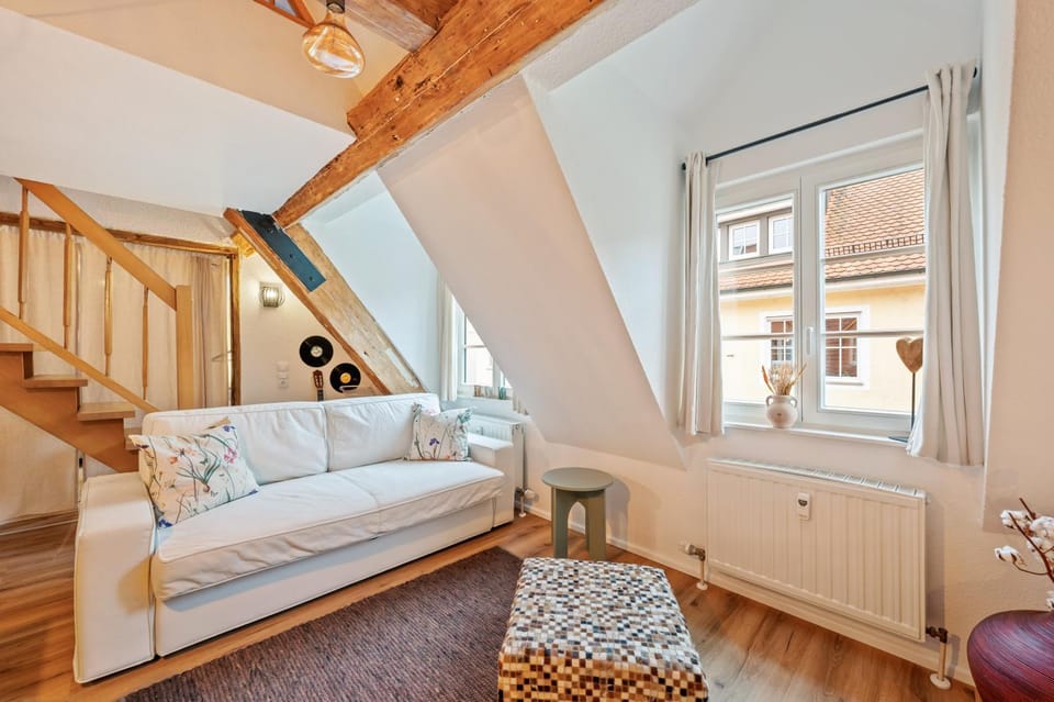 Living room, Photo of the whole room, Seating area