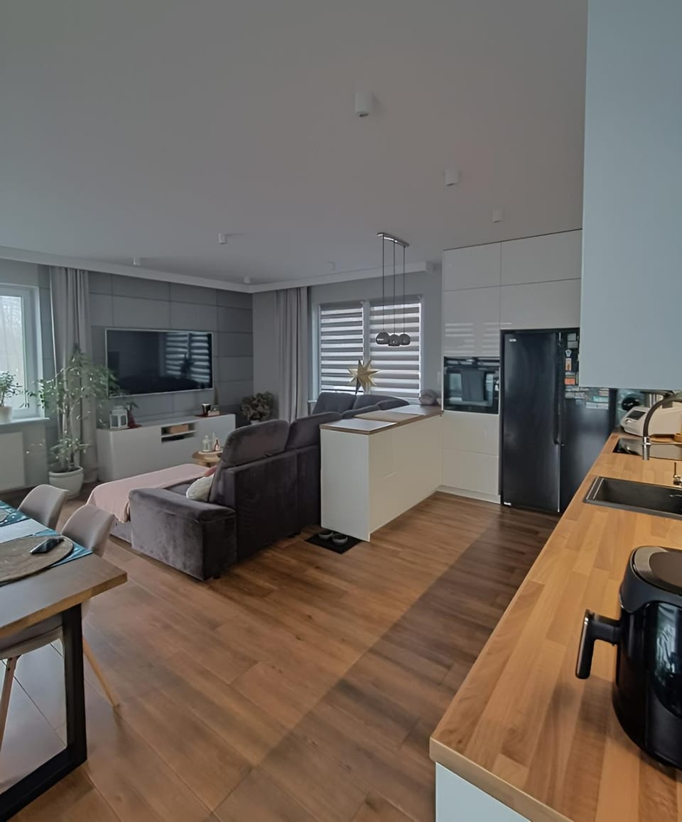 TV and multimedia, Living room, Photo of the whole room, Dining area