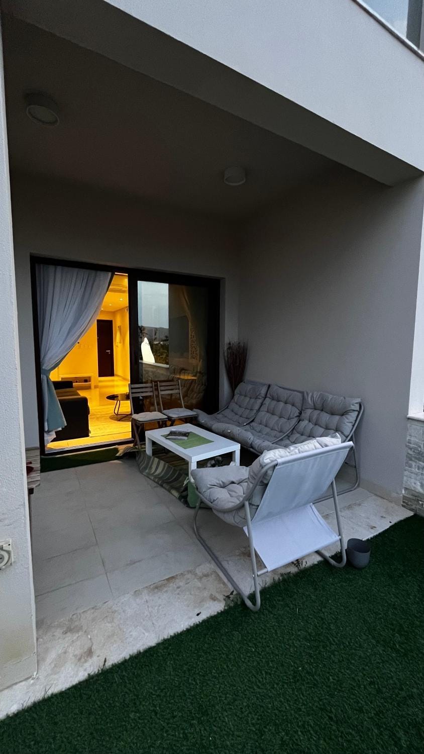Patio, View (from property/room), Balcony/Terrace, Living room, Seating area