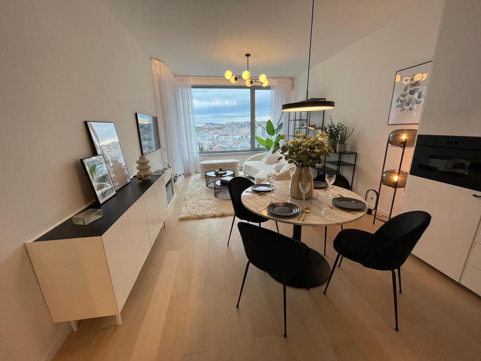 Living room, Dining area