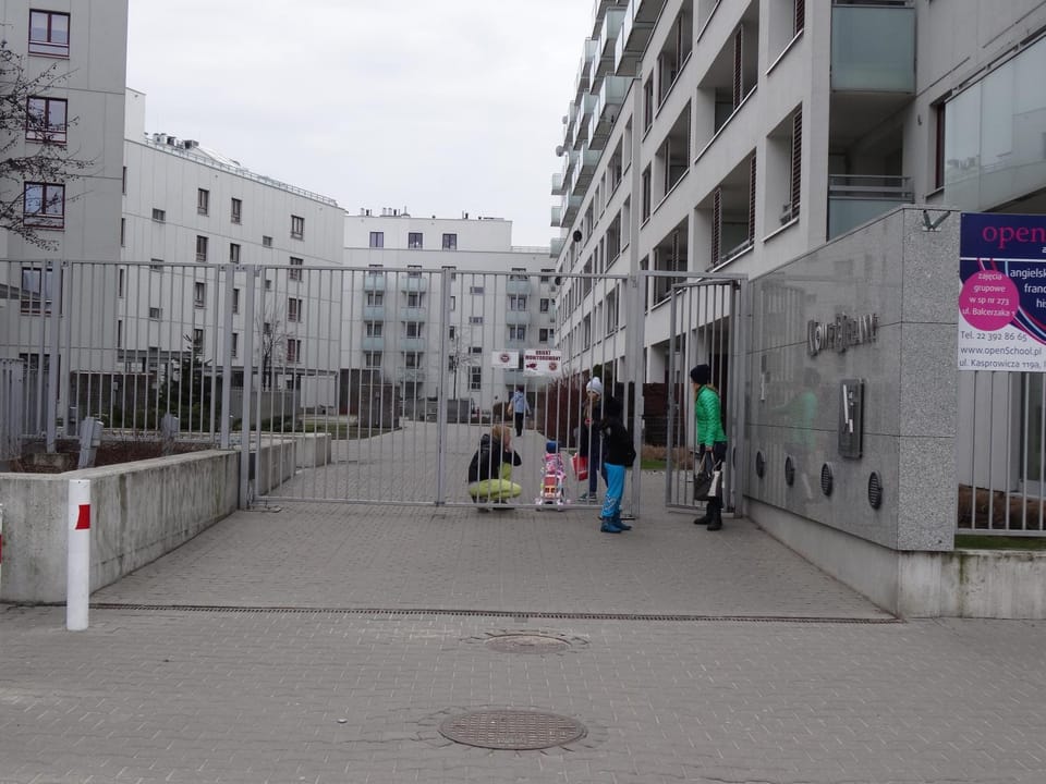 Apartamenty Metro Młociny Apartment in Warsaw