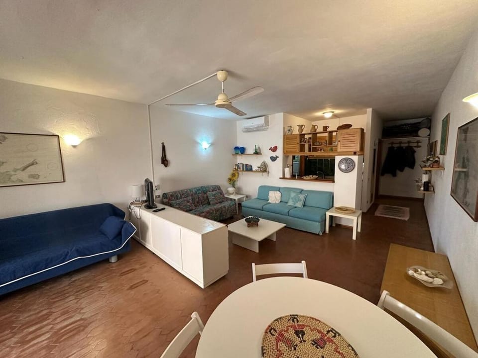 Bed, Living room