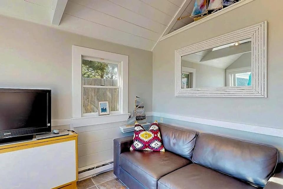 Anchorage Escape House in North Truro