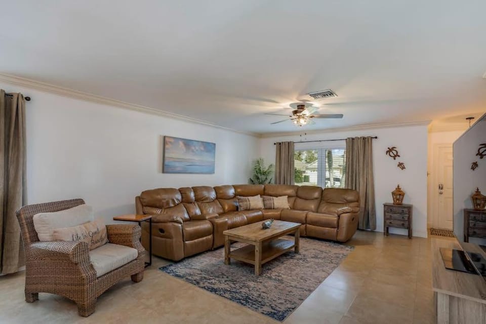 Gone Coastal House in Naples Park