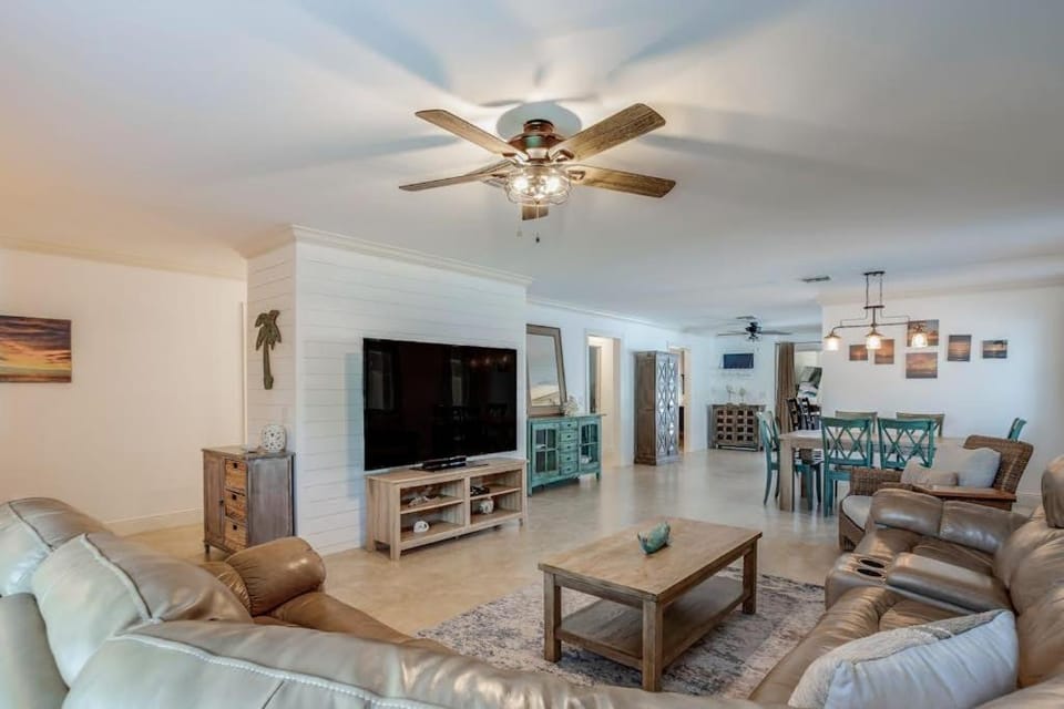 Gone Coastal House in Naples Park