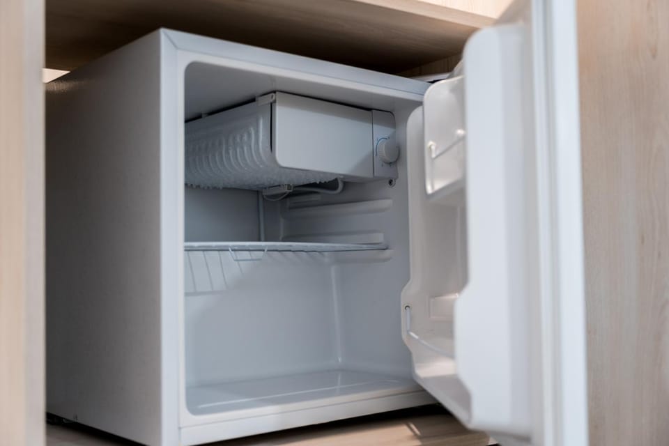 Kitchen or kitchenette, oven