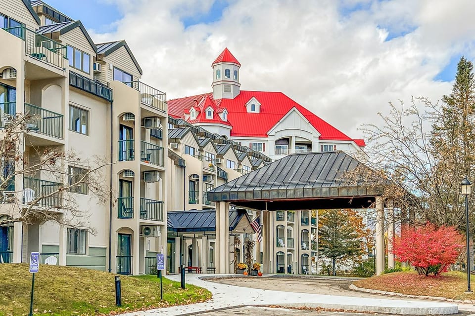 Riverview Condo at Rivergreen Apartment hotel in Woodstock