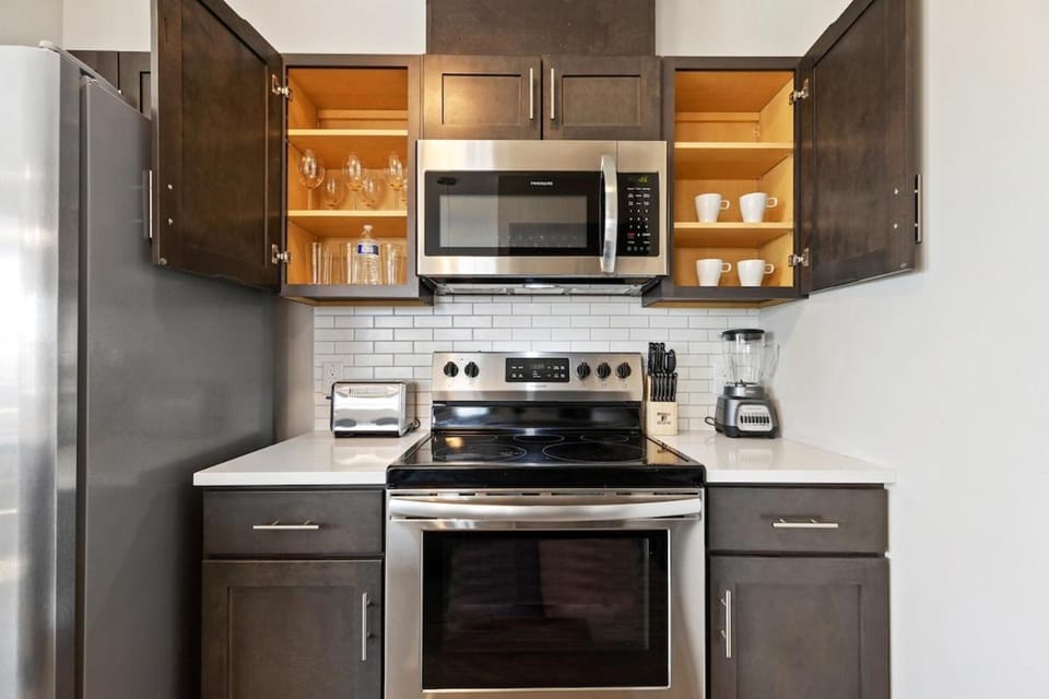 Downtown NWK 1BR- Free Parking Easy NYC Access Apartment in Newark