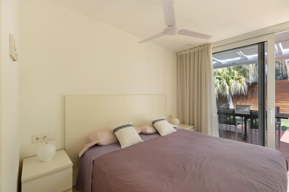 Living room, Bedroom