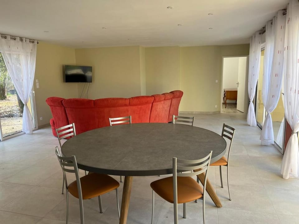 Parenthèse Nature, Zoo de Beauval-Châteaux de La Loire, WIFI, 3 chambres, 4 lits, 2 sdb House in Centre-Val de Loire