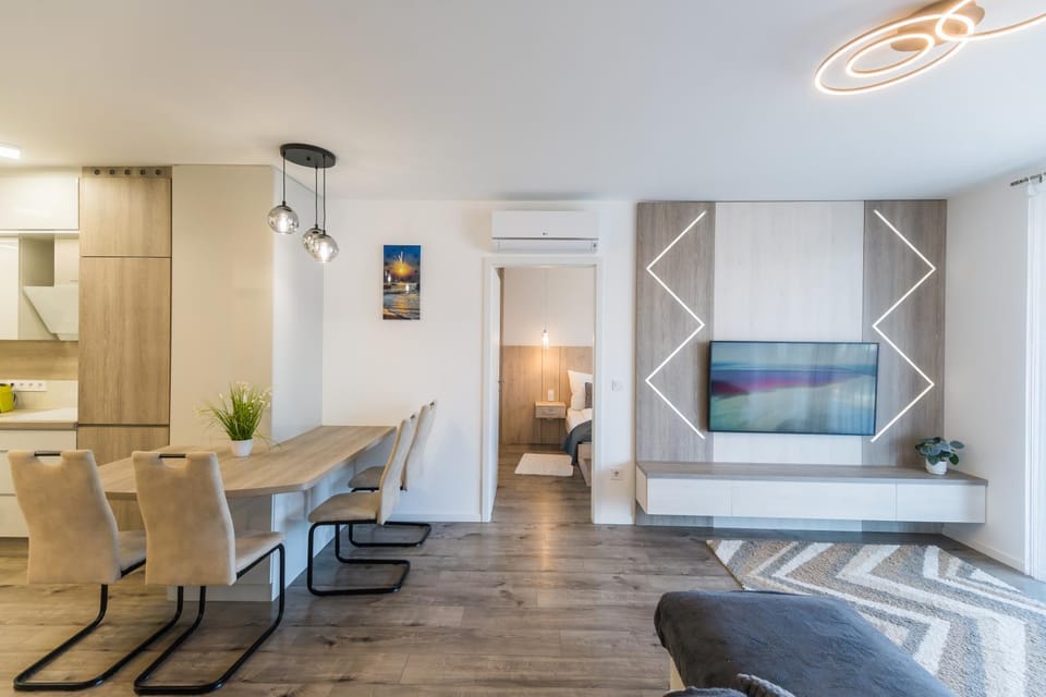 TV and multimedia, Dining area