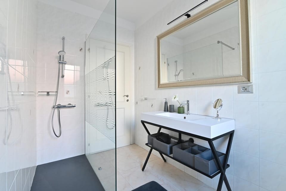 IzzHome Element Apartment in Pula