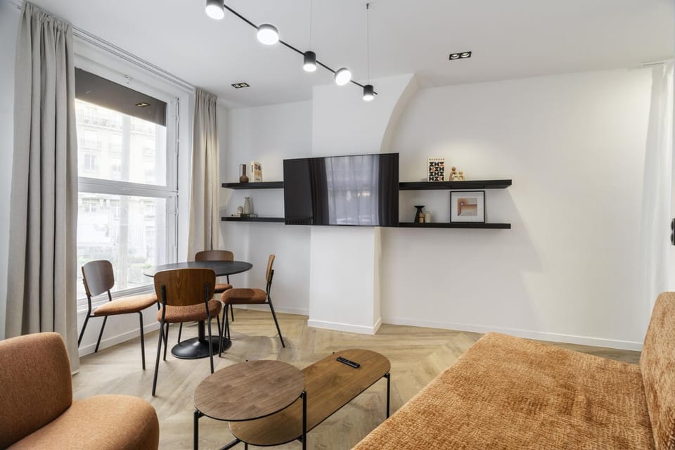 TV and multimedia, Living room, Seating area
