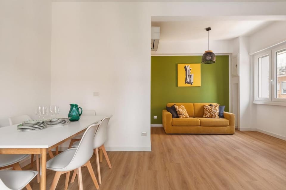 Living room, Seating area, Dining area, air conditioner