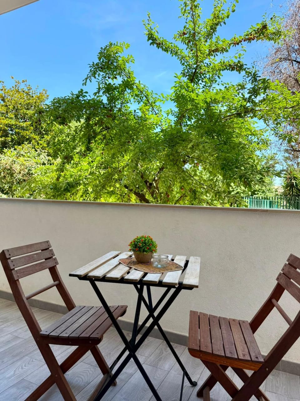 Patio, Spring, Day, Garden, Balcony/Terrace, Dining area, Garden view