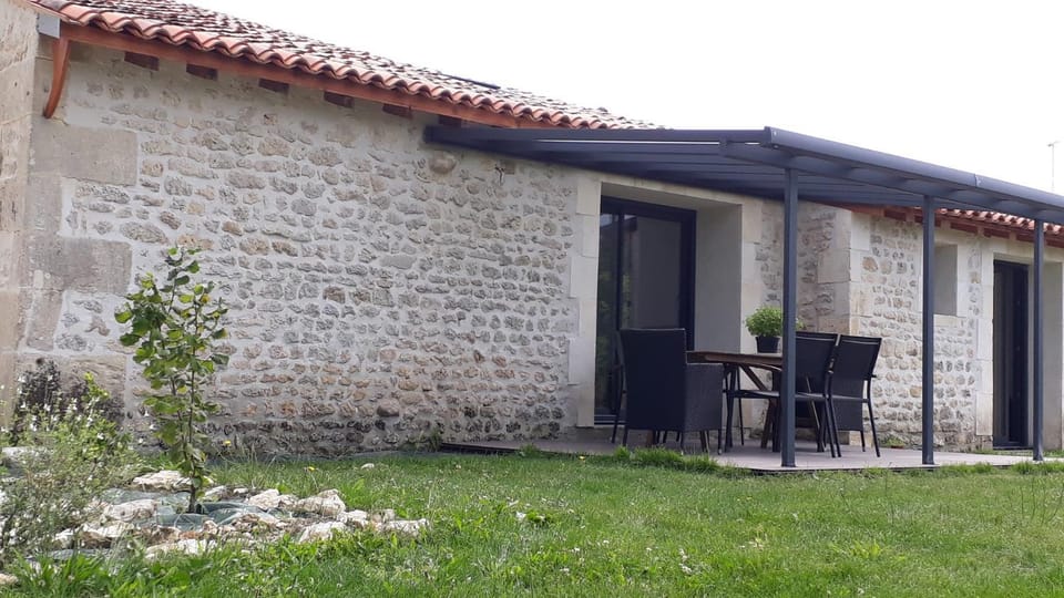 Gite cure thermale Jonzac House in Nouvelle-Aquitaine