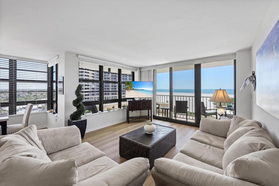 Two-balcony beachfront condo with pool/tennis/grills House in Marco Island