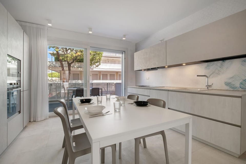 Property building, Kitchen or kitchenette, Living room