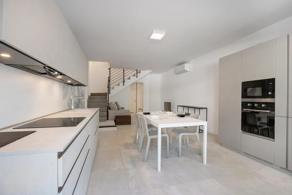 Property building, Kitchen or kitchenette, Living room