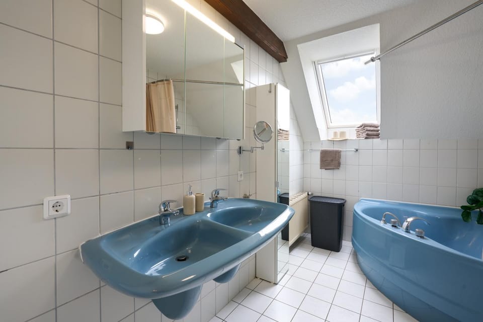 Toilet, Bathroom, Bath