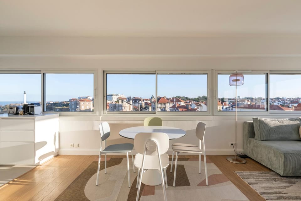 View (from property/room), Living room, Dining area