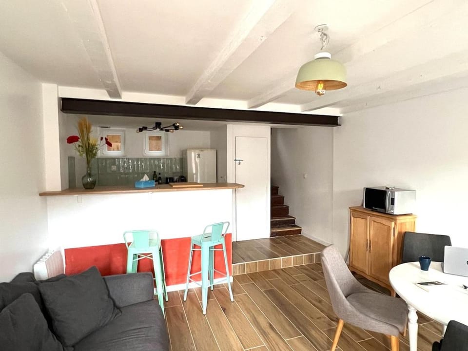 TV and multimedia, Kitchen or kitchenette, Living room, Dining area