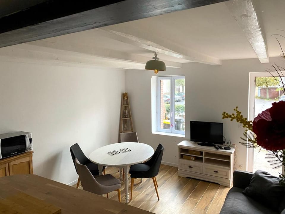 Communal lounge/ TV room, TV and multimedia, Living room, Dining area