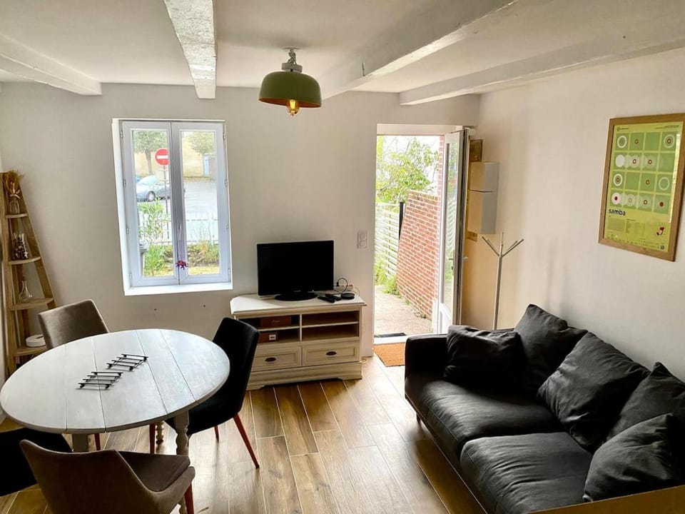 Communal lounge/ TV room, TV and multimedia, Living room