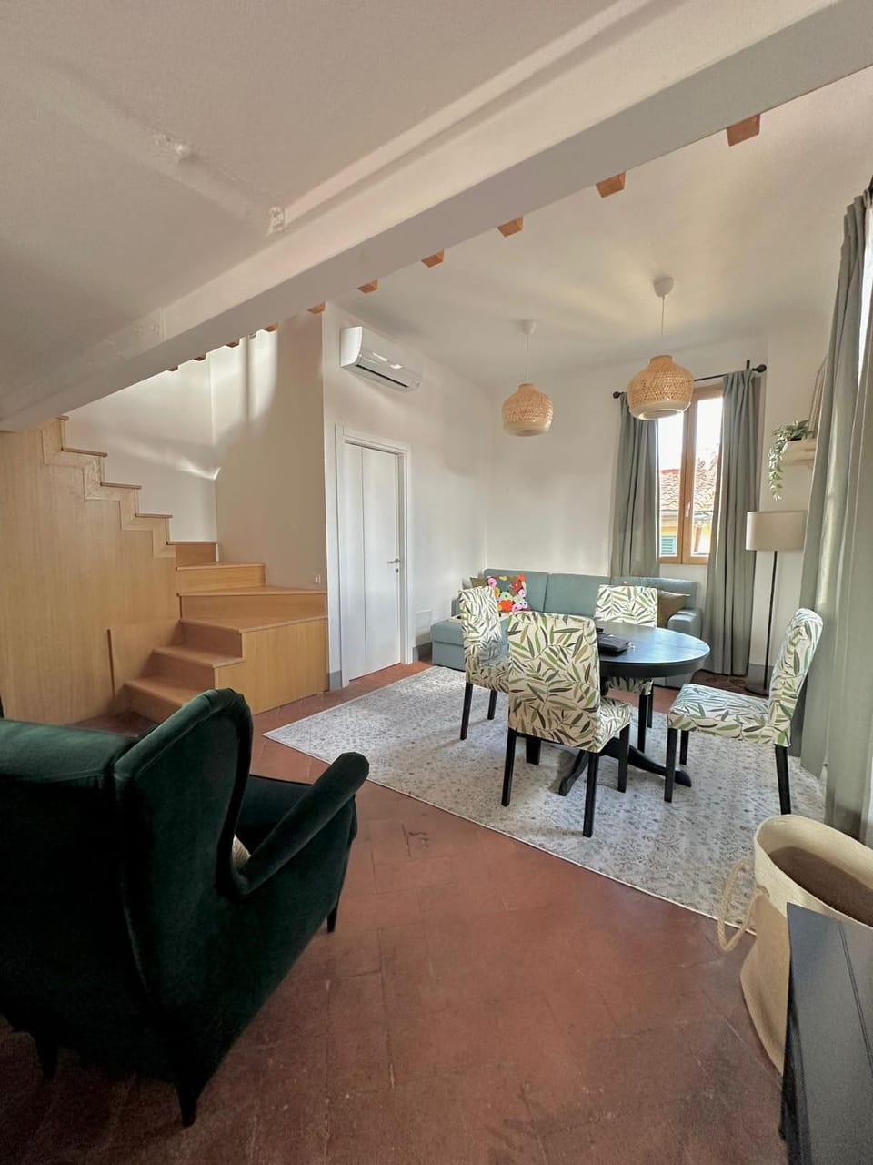 Living room, Seating area, Dining area