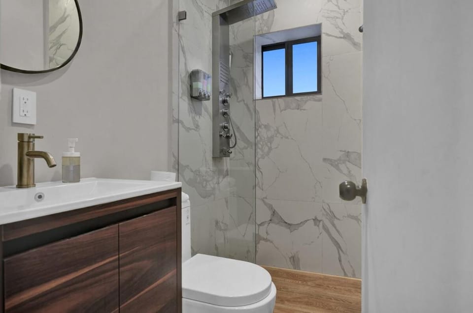 Miami Flats - Self Check-in and 1 Free Parking Apartment in Coral Gables