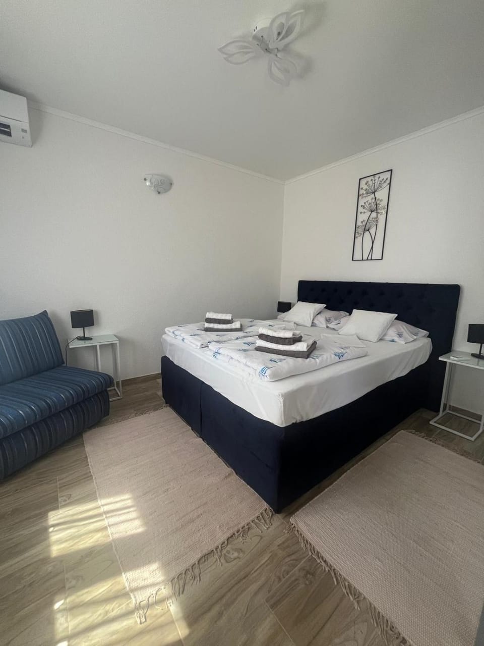 Bedroom, air conditioner