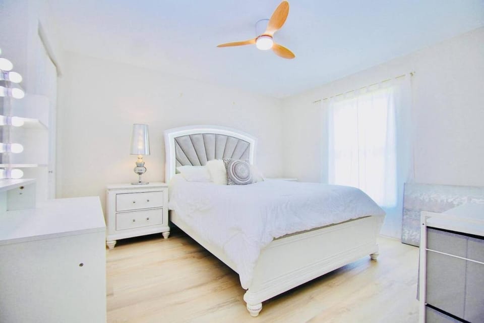 Mins to Atlantic Ave, bars, restaurants & beach! Apartment in Delray Beach