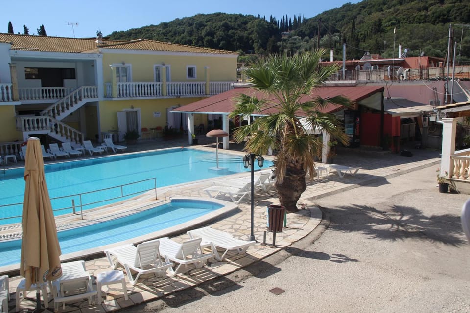 Lounge or bar, Swimming pool