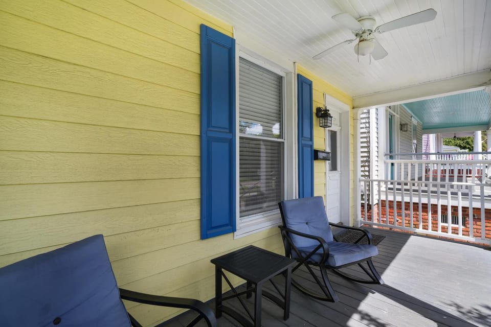 Seaside - Traditional duplex in historic downtown! House in Cape Charles
