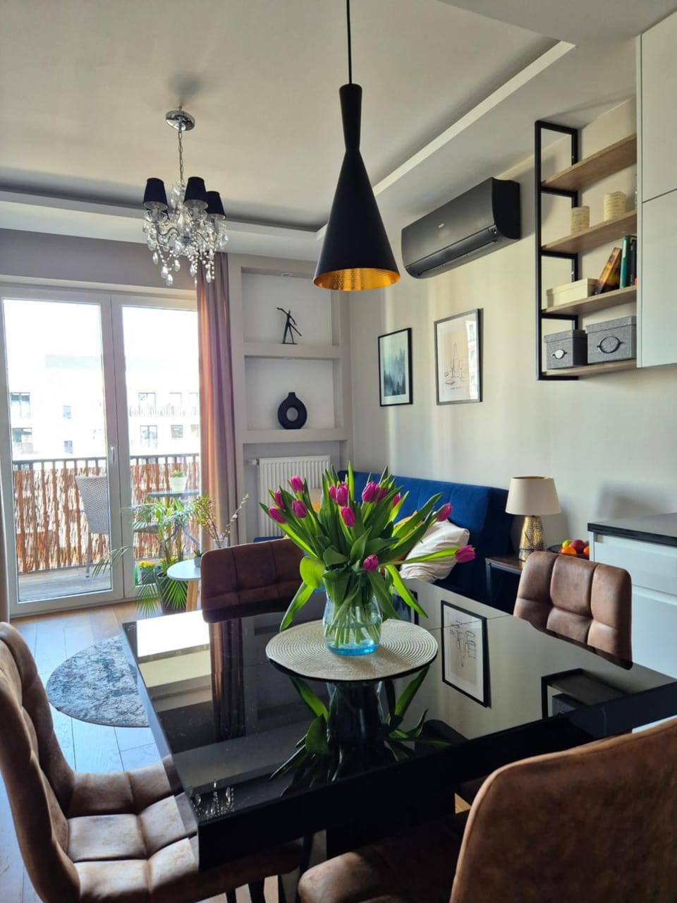 Living room, Seating area, Dining area