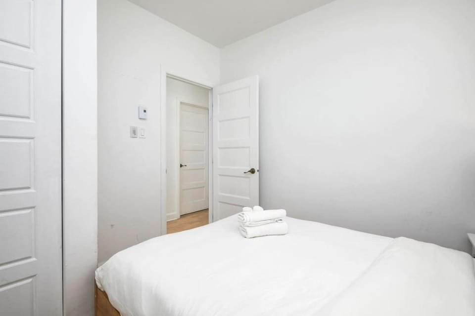 Bed, Photo of the whole room, Bedroom, towels, wardrobe