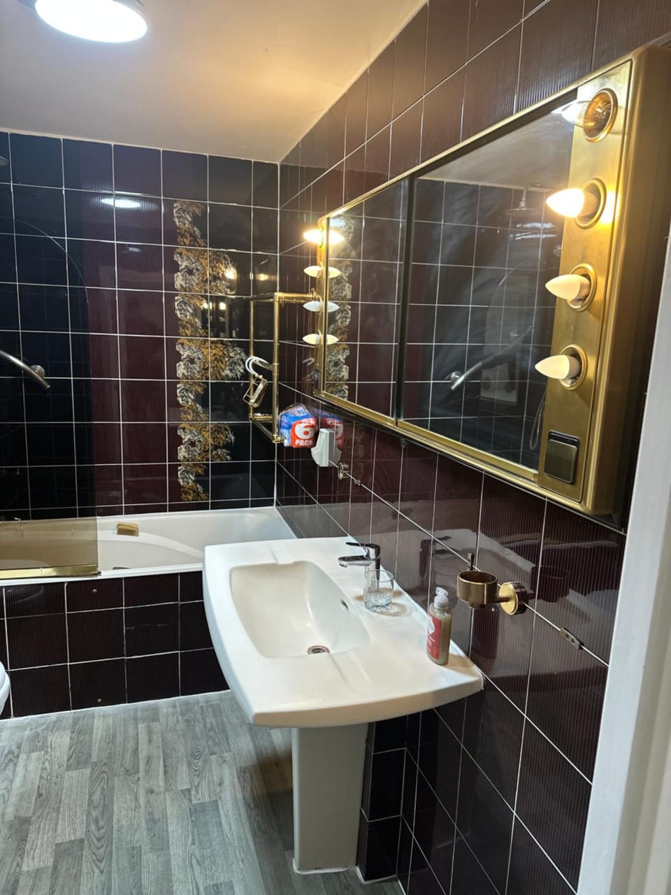 Shower, Bathroom, Bath, towels