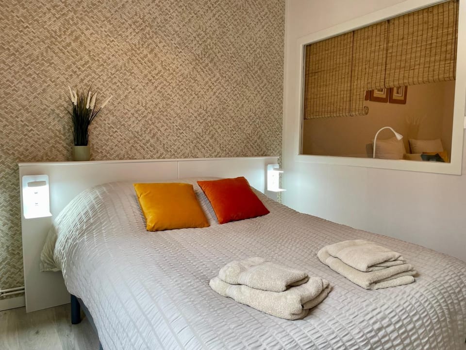 Spacieux T4 Mezzanine Centre historique Bed and Breakfast in Brittany