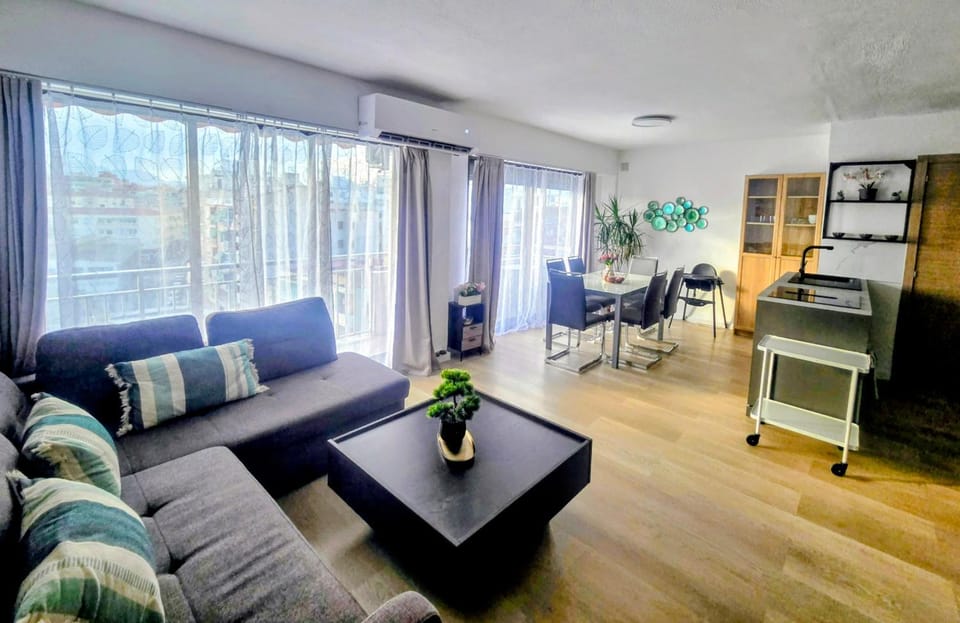 Balcony/Terrace, Kitchen or kitchenette, Living room, Dining area, air conditioner